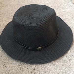 Trendy black hat!